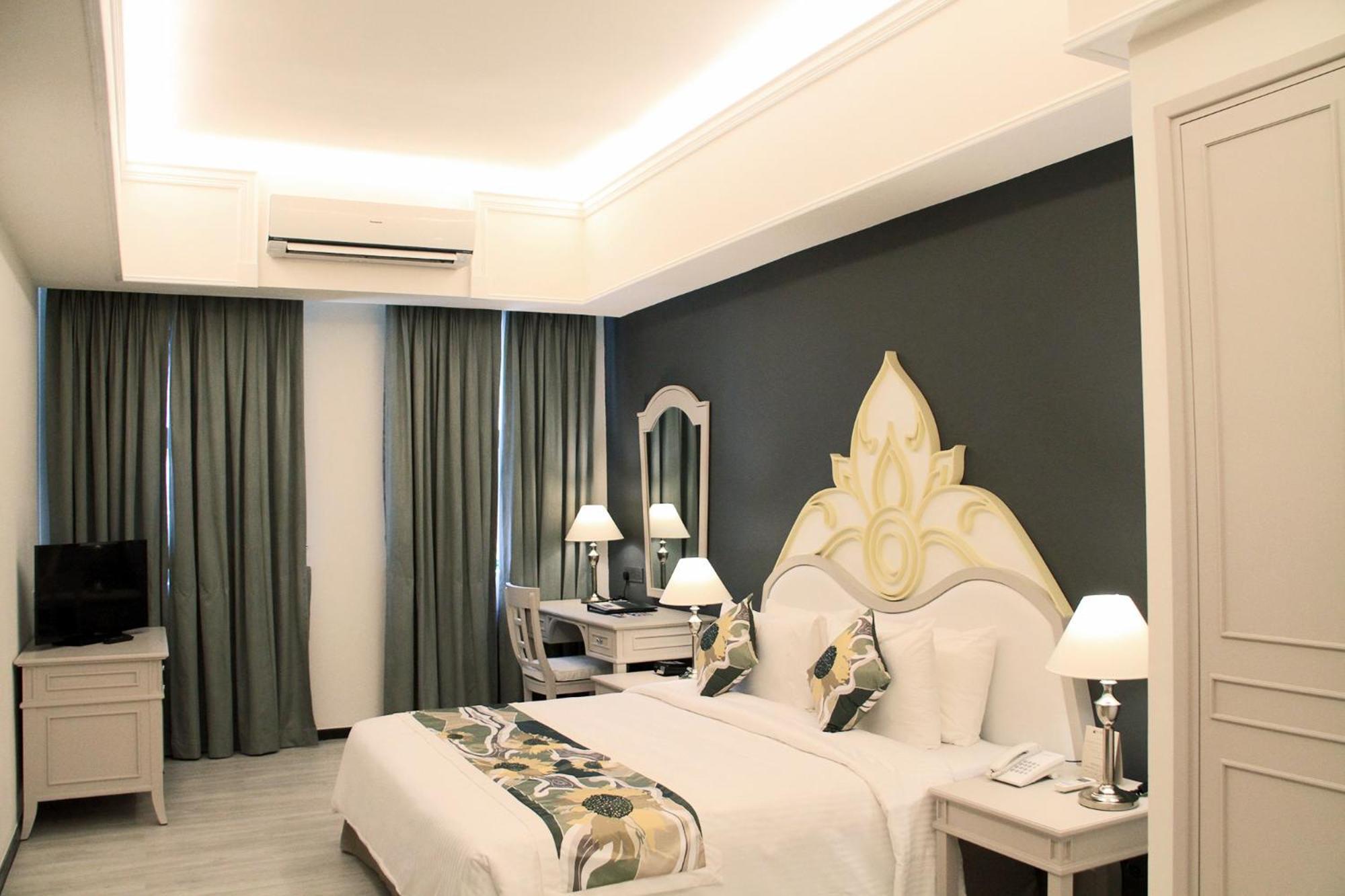Himawari Hotel Apartments Phnom Penh Exterior foto